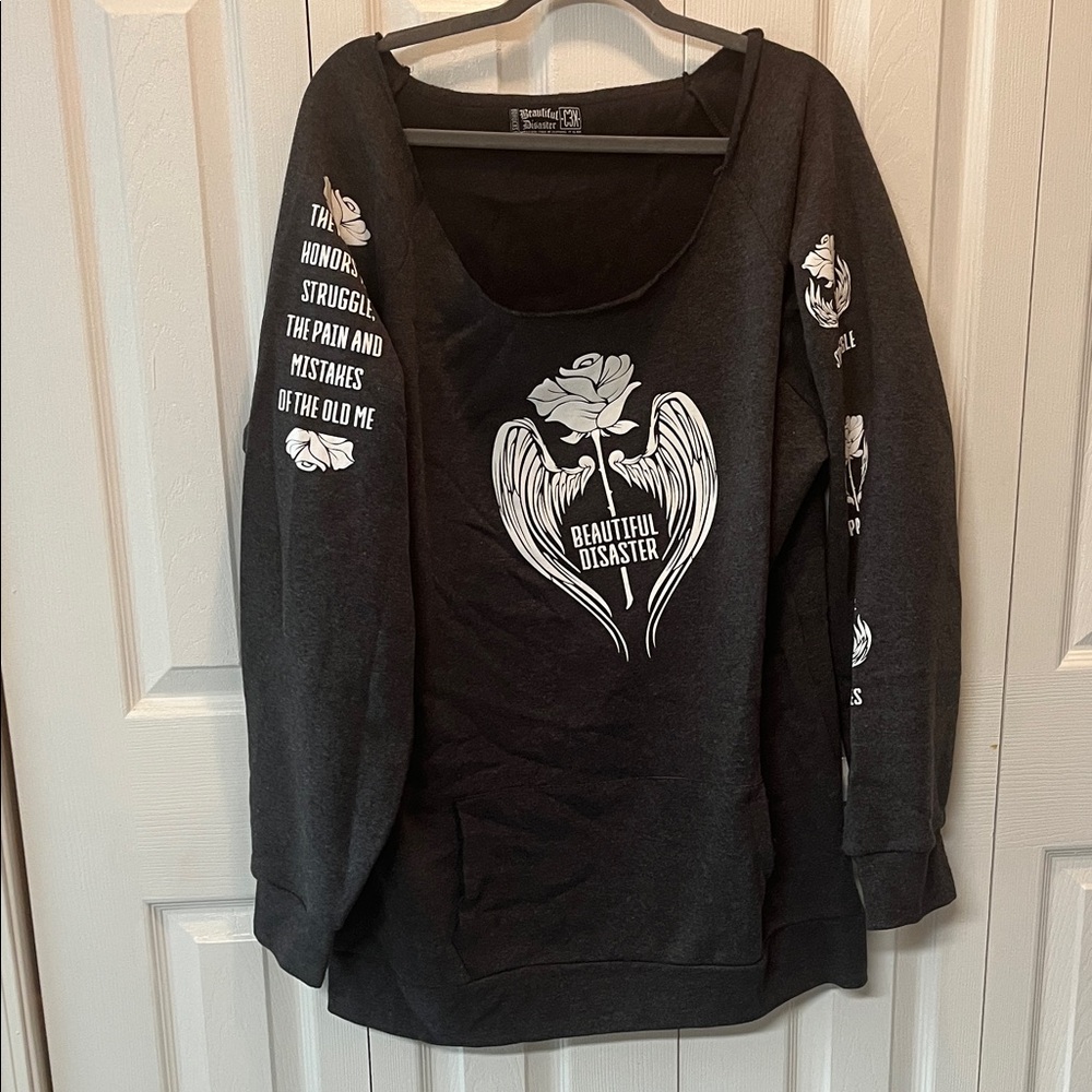 Beautiful Disaster Women’s Black Graphic Scoop-Neck Sweatshirt